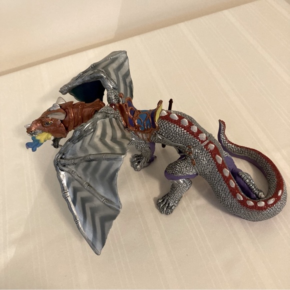 Papo 2007 Silver Fire Breathing Drago w/Bronze Armor Blue Flame Includes sword - Picture 5 of 9